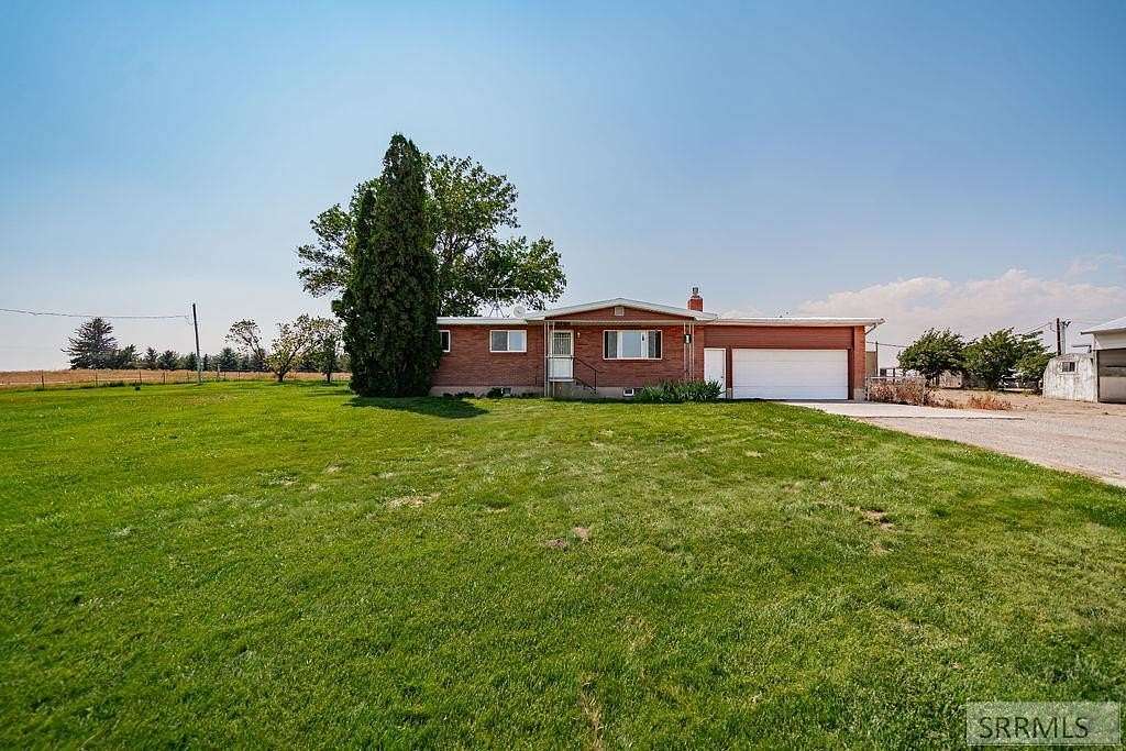 9.68 Acres of Land with Home for Sale in Blackfoot, Idaho
