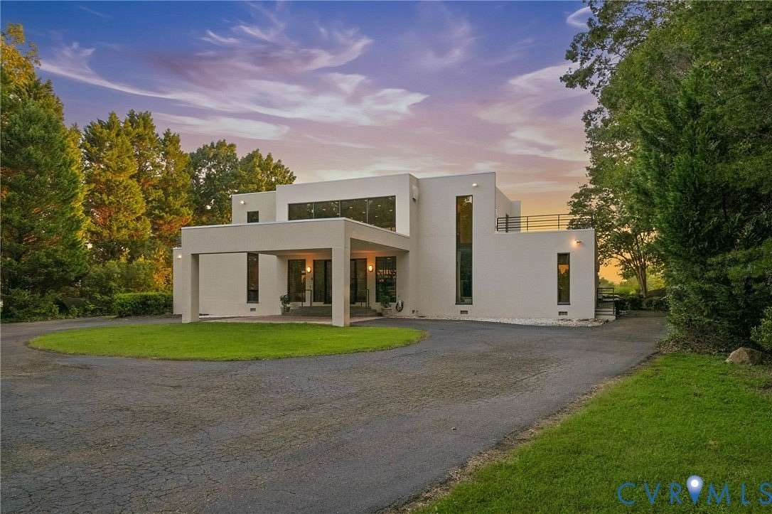4.33 Acres of Land with Home for Sale in Richmond, Virginia