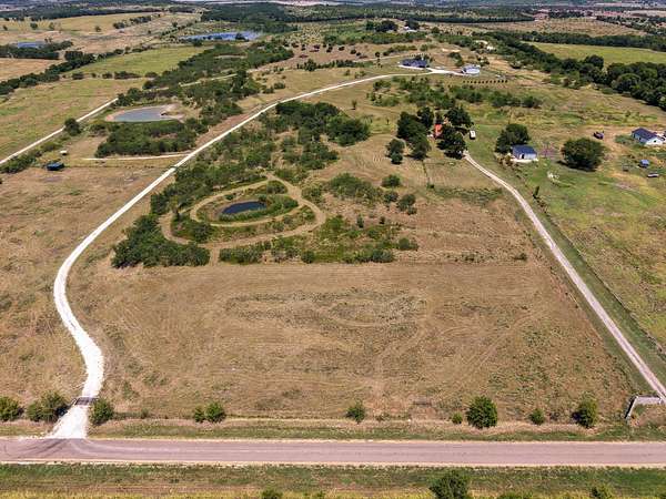 2 Acres of Residential Land for Sale in Moody, Texas