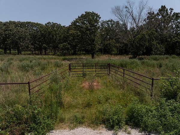 22 Acres of Land for Sale in Big Cabin, Oklahoma