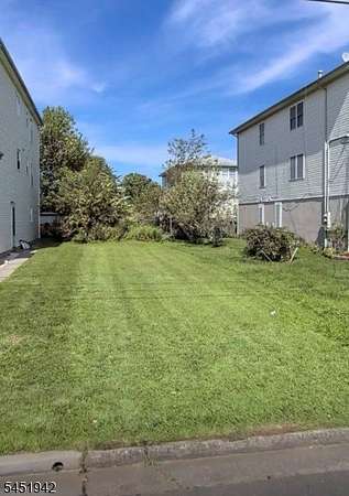 0.1 Acres of Land for Sale in Linden, New Jersey