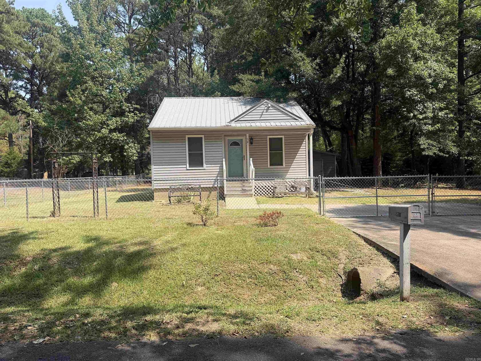1.5 Acres of Land with Home for Sale in Pine Bluff, Arkansas
