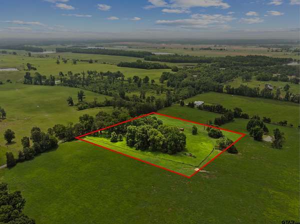 7 Acres of Land with Home for Sale in Mount Pleasant, Texas