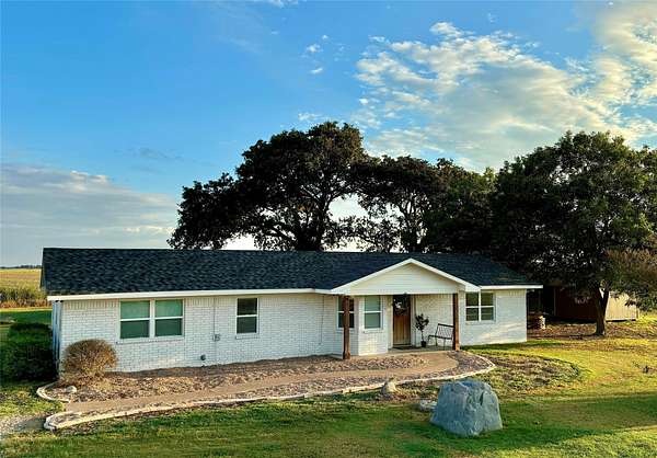 3.58 Acres of Land with Home for Sale in Elm Mott, Texas