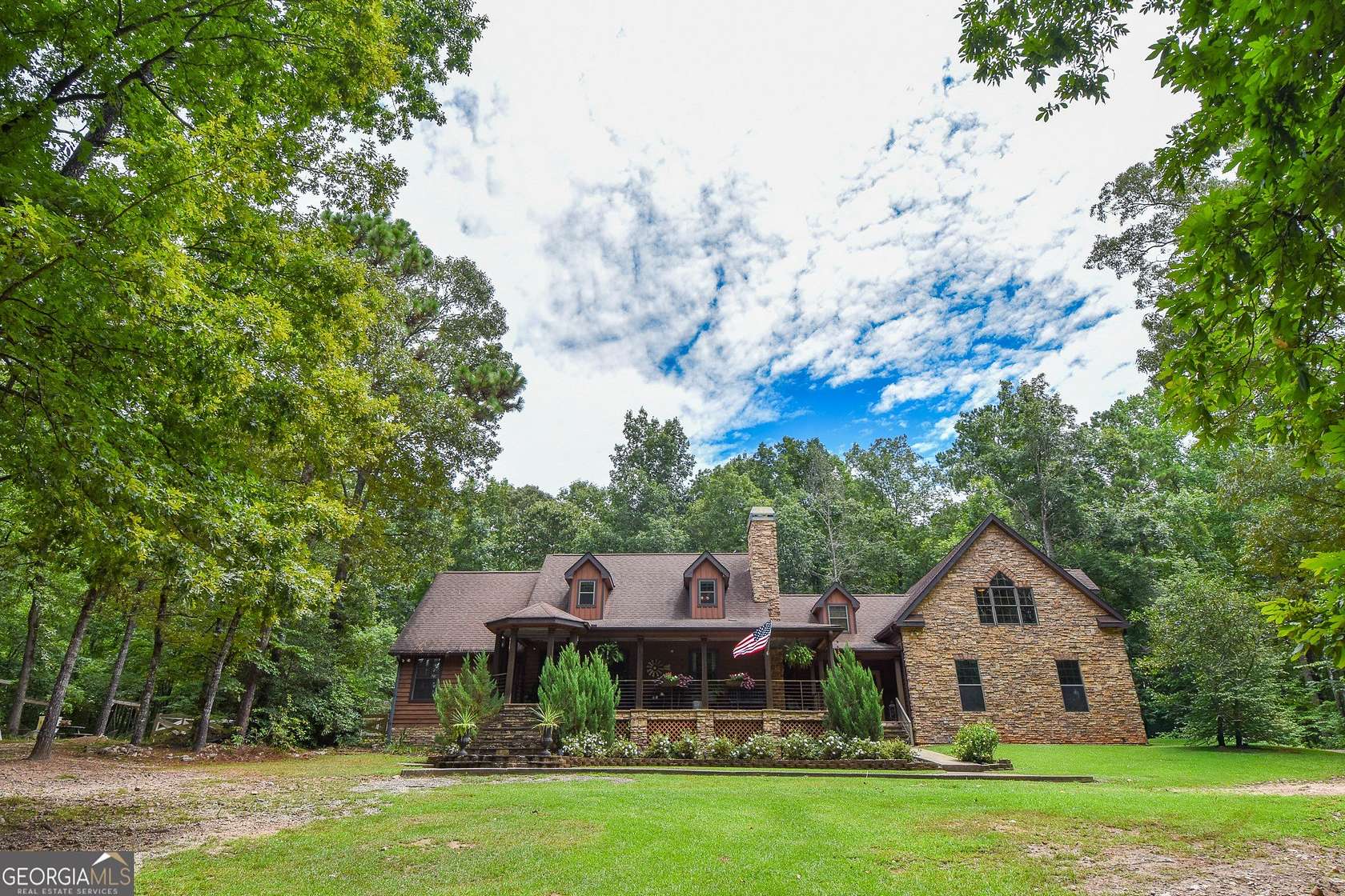 14.2 Acres of Land with Home for Sale in Concord, Georgia