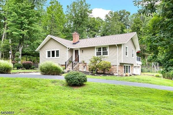 1.4 Acres of Land with Home for Sale in Watchung, New Jersey