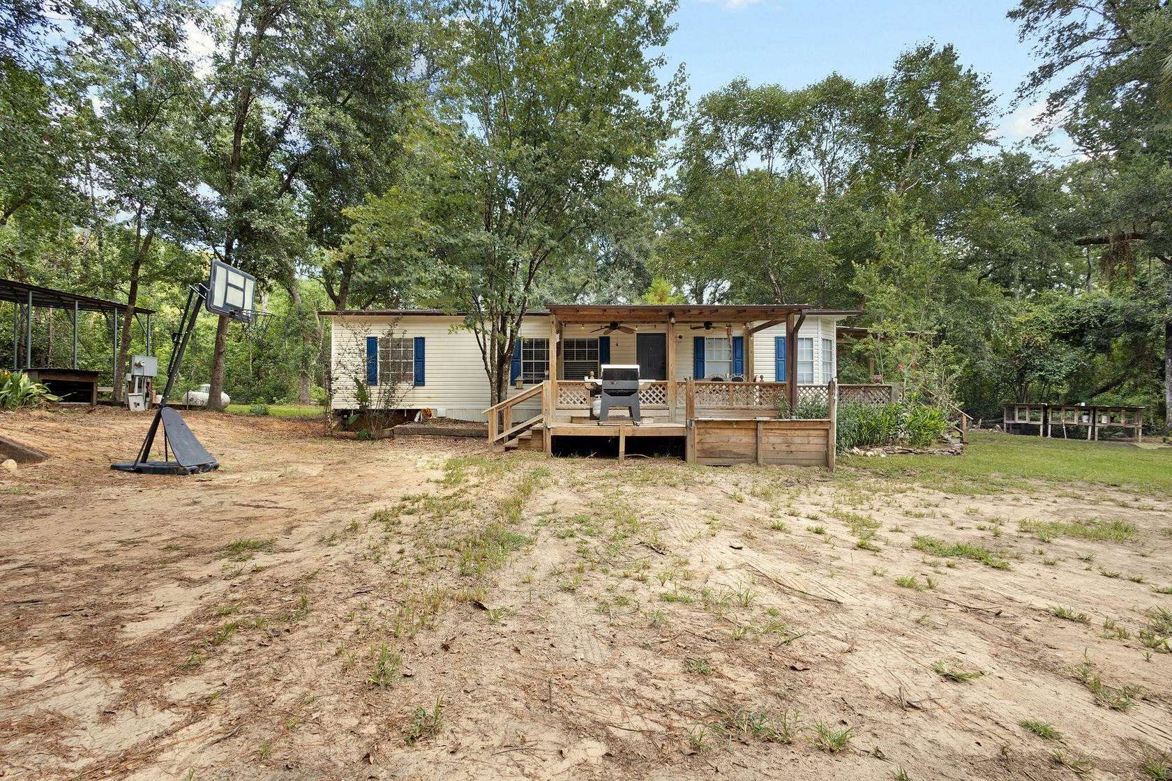 5.42 Acres of Land with Home for Sale in Greenville, Florida