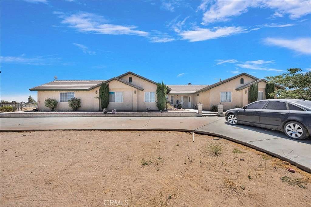2 Acres of Land with Home for Sale in Oak Hills, California