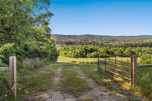 10.6 Acres of Recreational & Residential Land for Sale in Eureka Springs, Arkansas