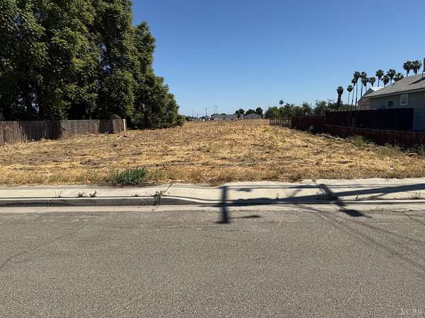 4 Acres of Land for Sale in Lemoore, California