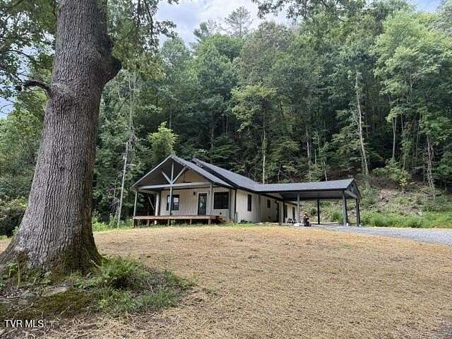 12.5 Acres of Land with Home for Lease in Unicoi, Tennessee