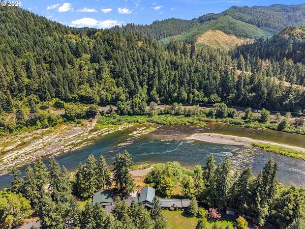 4.75 Acres of Land with Home for Sale in Oakland, Oregon