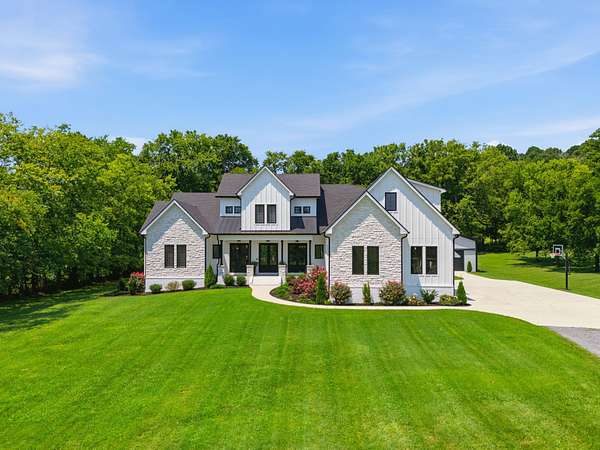 2.82 Acres of Land with Home for Sale in Goodlettsville, Tennessee