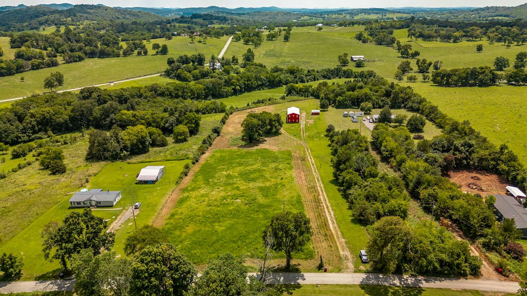 5 Acres of Land with Home for Sale in Hartsville, Tennessee