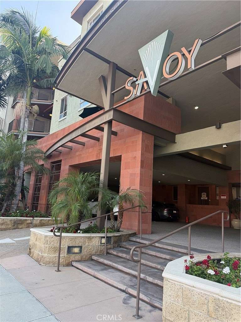 3.17 Acres of Land with Home for Sale in Los Angeles, California
