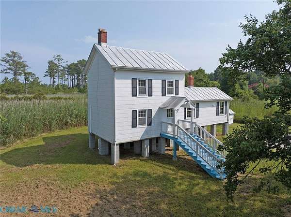 4.86 Acres of Land with Home for Sale in Diggs, Virginia