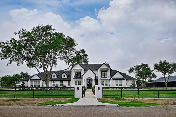 4.1 Acres of Improved Mixed-Use Land for Sale in Godley, Texas