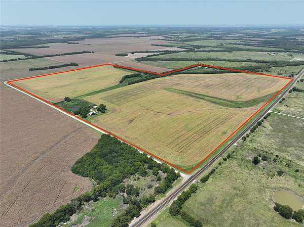 371 Acres of Agricultural & Residential Land for Sale in Petty, Texas