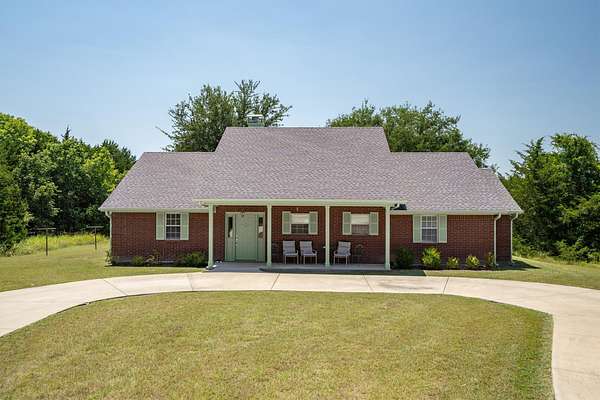 10 Acres of Land with Home for Sale in Princeton, Texas
