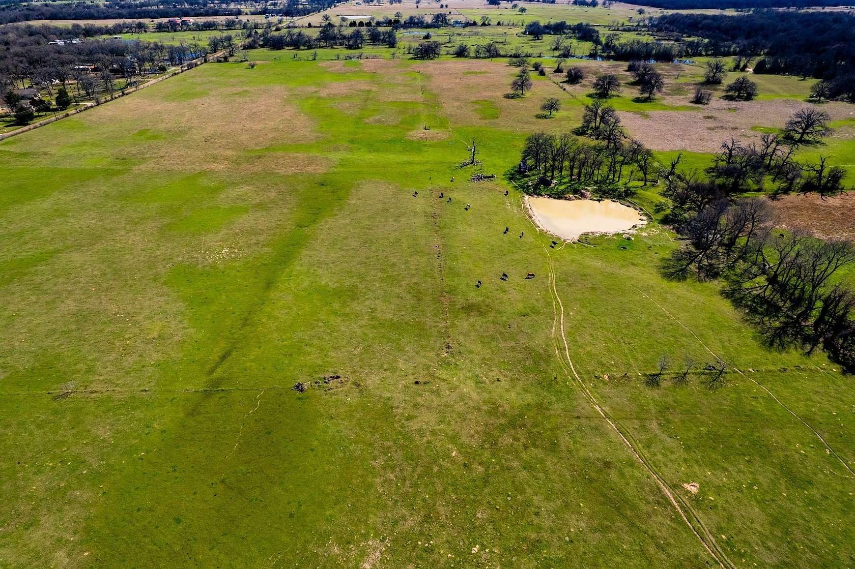 10 Acres of Land for Sale in Kemp, Texas