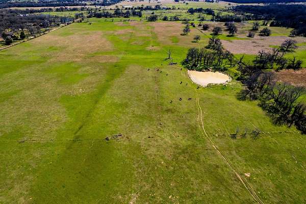 10 Acres of Land for Sale in Kemp, Texas