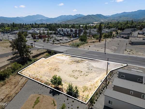 0.5 Acres of Mixed-Use Land for Sale in Medford, Oregon