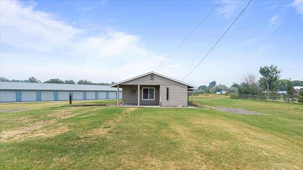 2.7 Acres of Land with Home for Sale in Kennewick, Washington