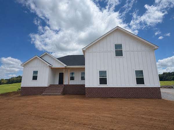 2.1 Acres of Land with Home for Sale in Springfield, Tennessee