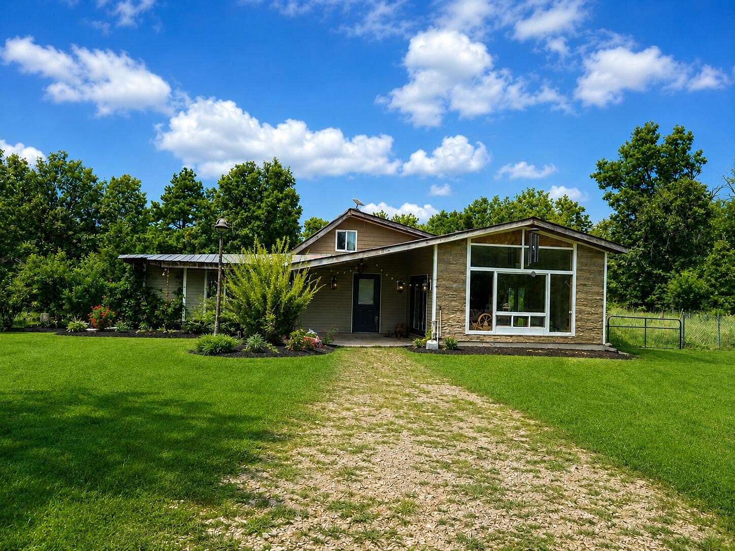 10 Acres of Land with Home for Sale in Birch Tree, Missouri