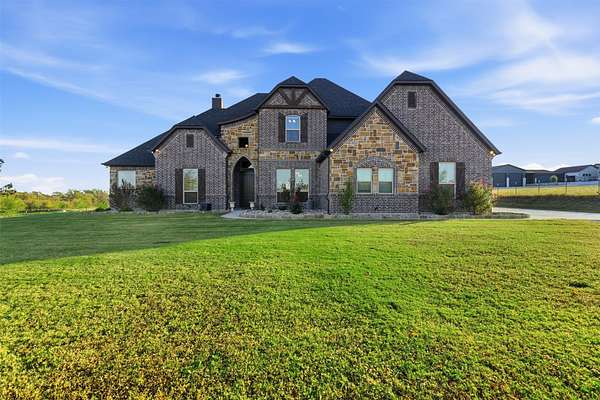 10 Acres of Recreational Land with Home for Sale in Sanger, Texas