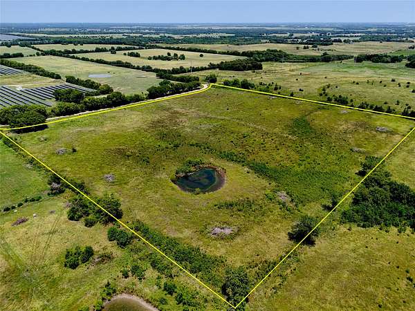 18.9 Acres of Land for Sale in Paris, Texas