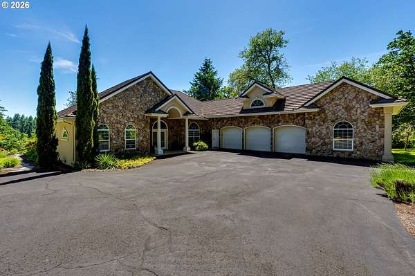 5 Acres of Land with Home for Sale in Eugene, Oregon
