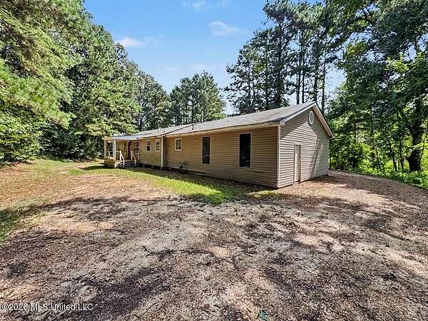 1.7 Acres of Land with Home for Sale in Natchez, Mississippi