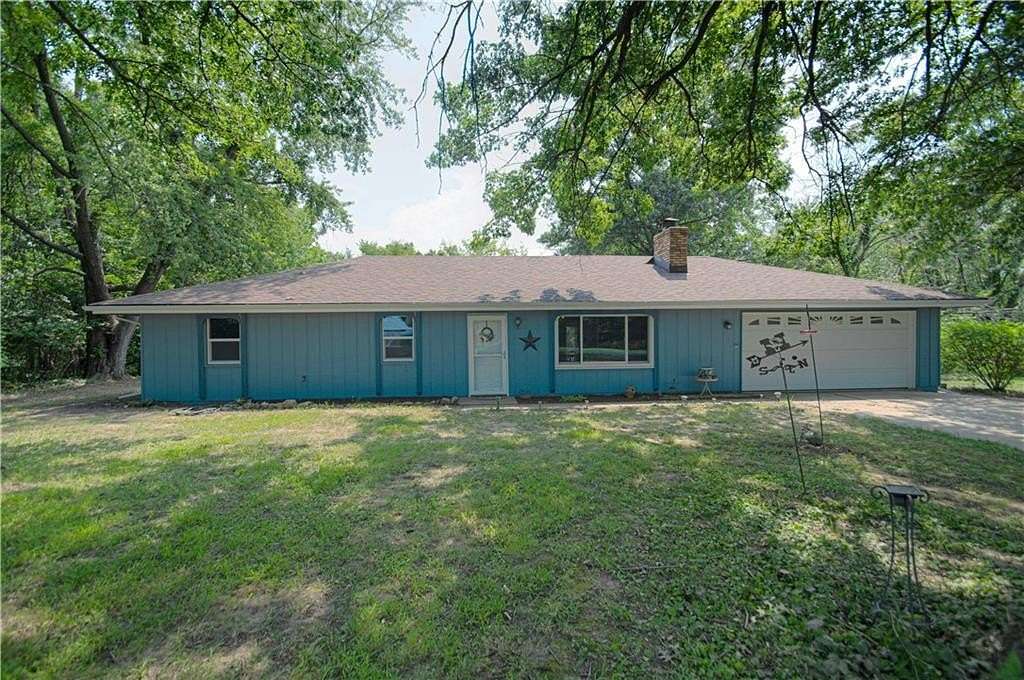 3.3 Acres of Land with Home for Sale in Excelsior Springs, Missouri