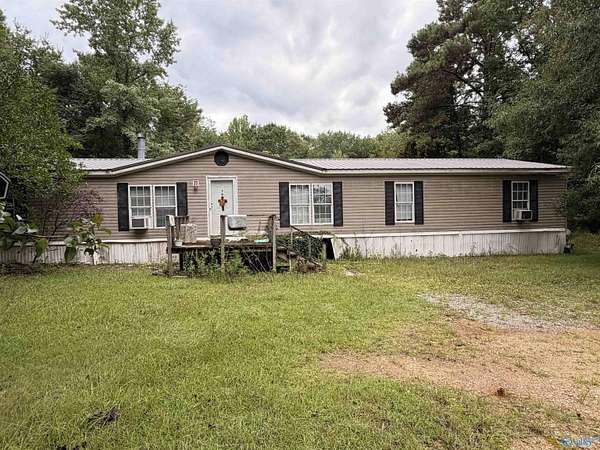 5.4 Acres of Land with Home for Sale in Gadsden, Alabama