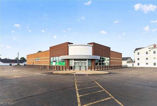 1.57 Acres of Mixed-Use Land for Sale in Columbiana, Ohio
