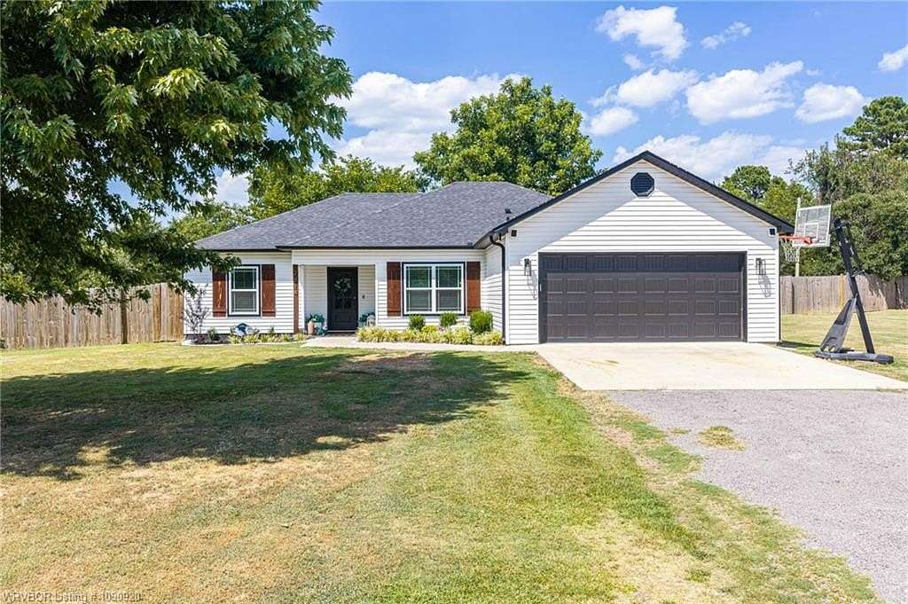 4.23 Acres of Land with Home for Sale in Greenwood, Arkansas