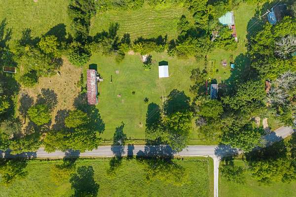 1.25 Acres of Residential Land for Sale in Williamsport, Tennessee