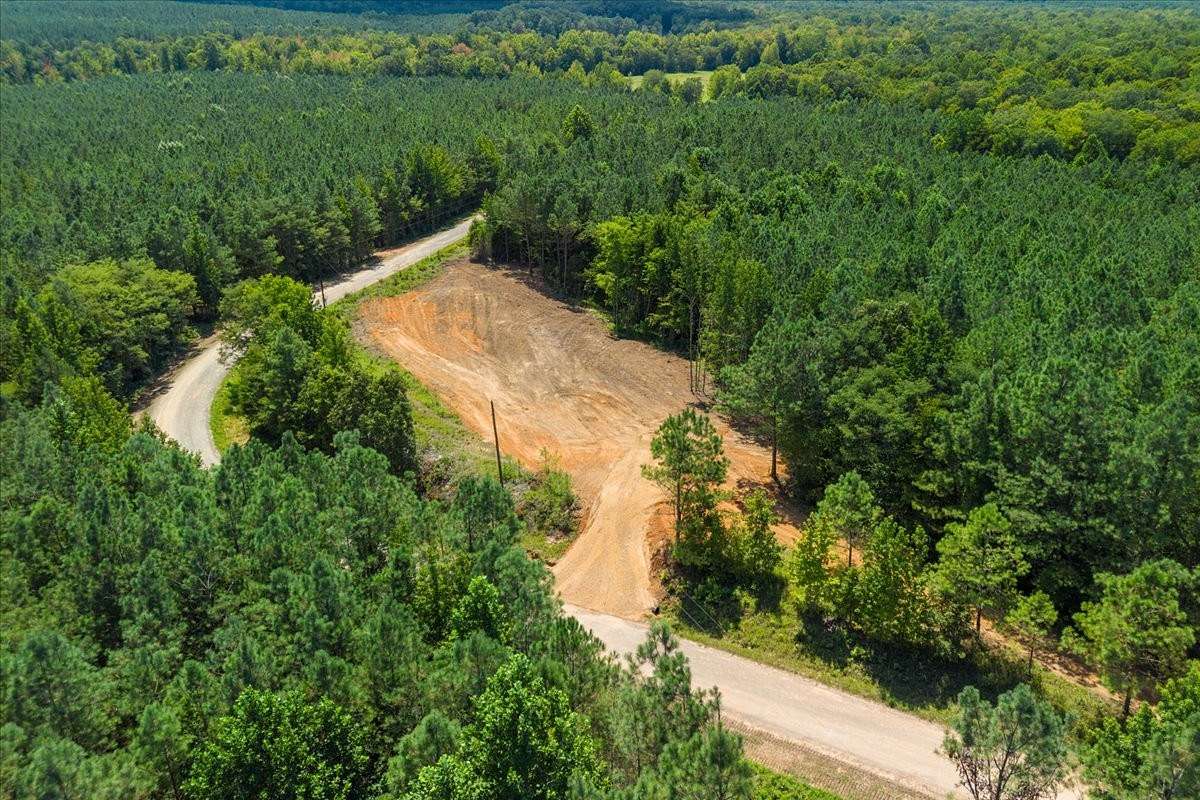 23.4 Acres of Recreational & Residential Land for Sale in Camden, Tennessee