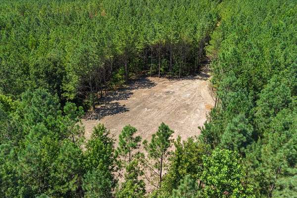 15 Acres of Recreational & Residential Land for Sale in Camden, Tennessee