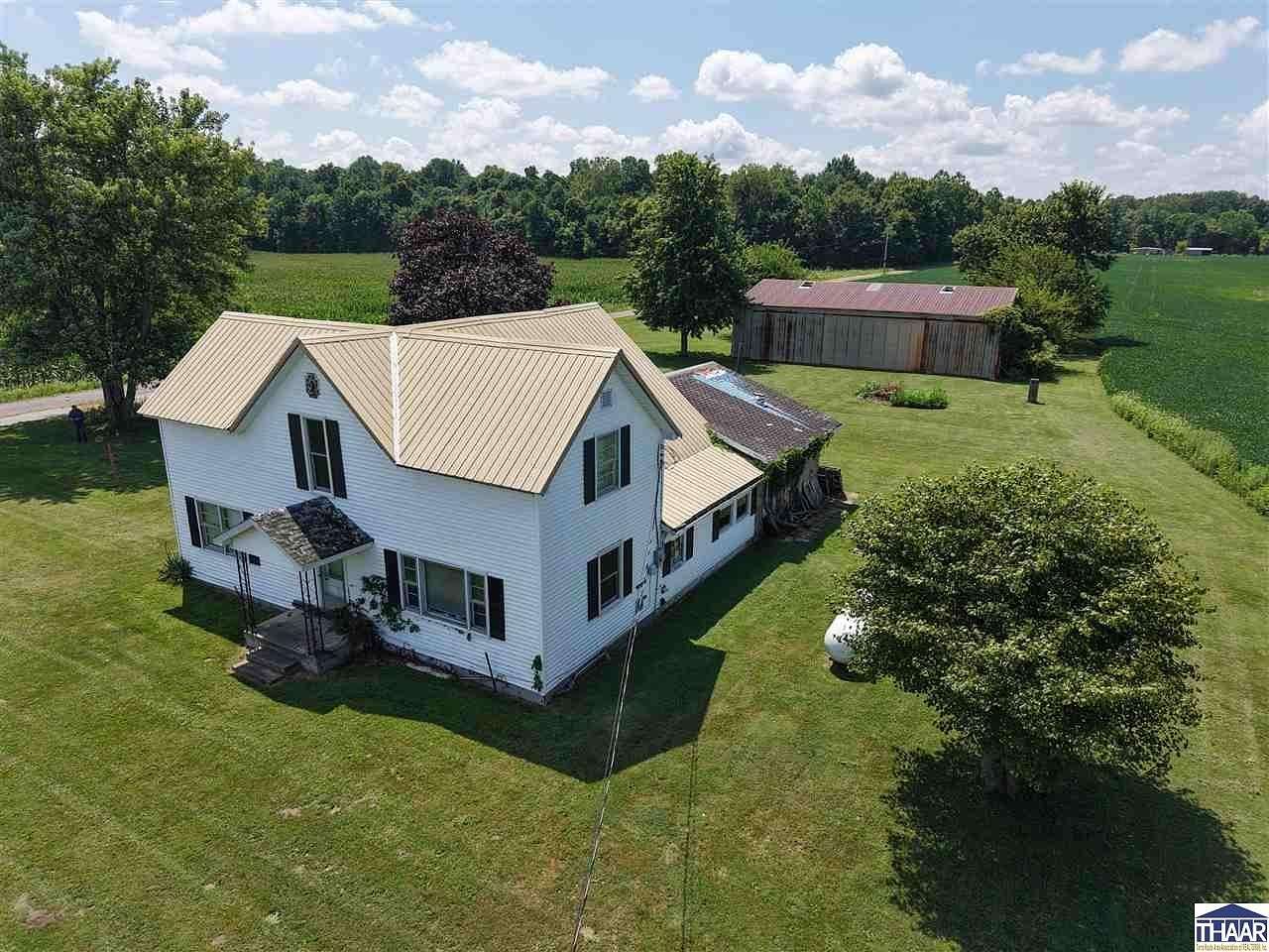 16.7 Acres of Land with Home for Sale in Rosedale, Indiana