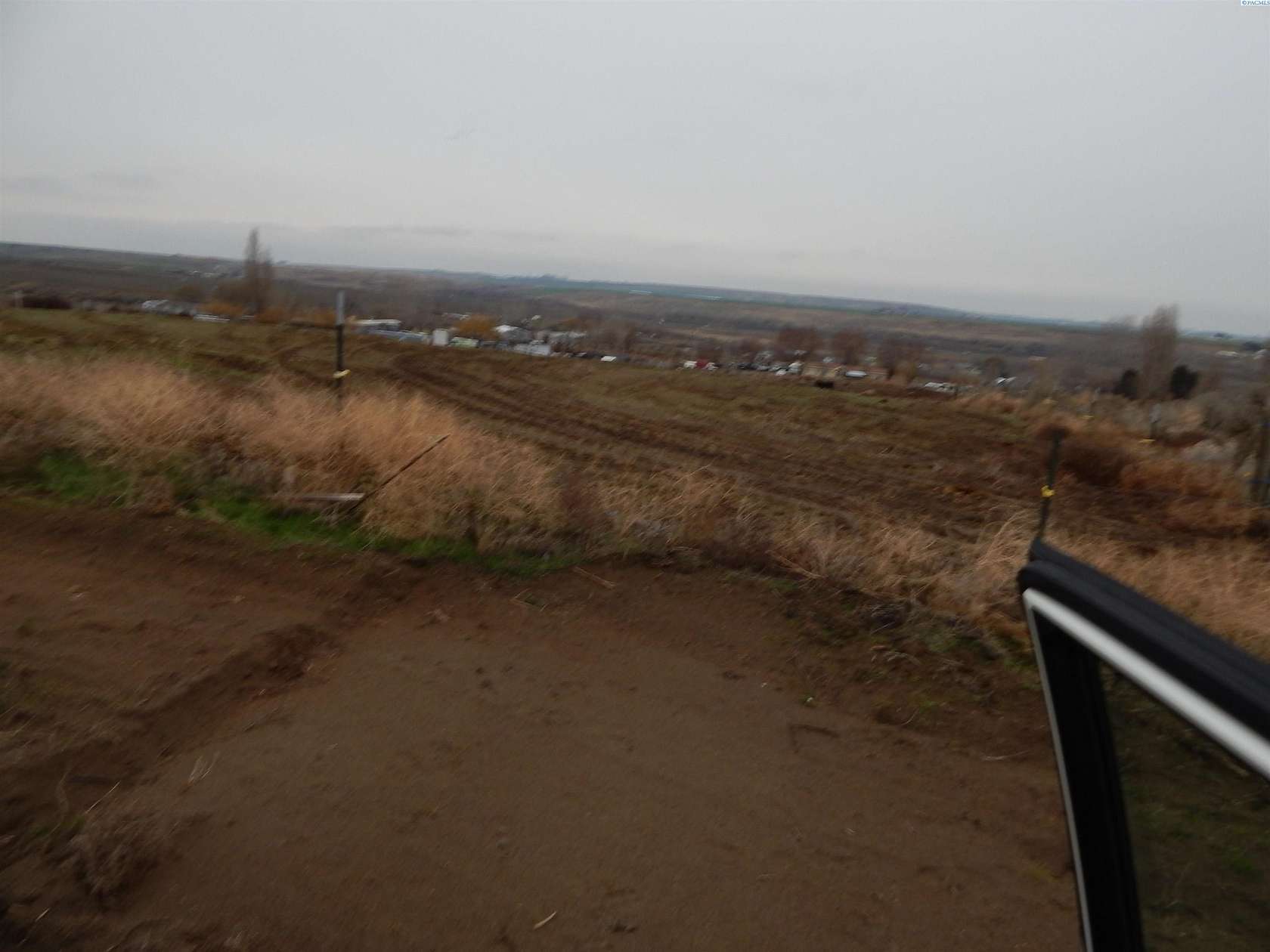 5 Acres of Residential Land for Sale in Eltopia, Washington