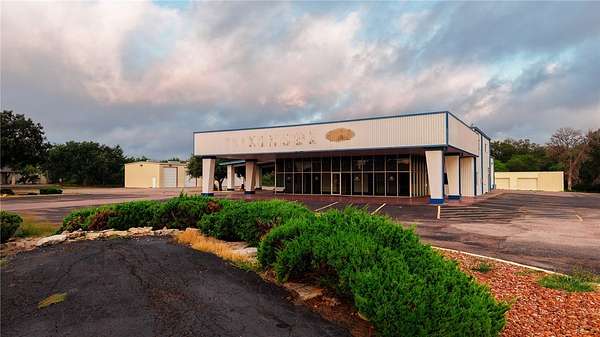 3.53 Acres of Improved Commercial Land for Sale in Three Rivers, Texas