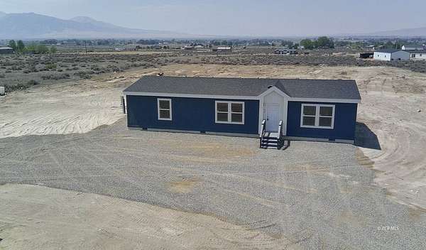 2.5 Acres of Land with Home for Sale in Winnemucca, Nevada