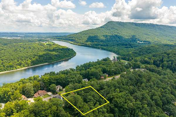 1.9 Acres of Residential Land for Sale in Chattanooga, Tennessee