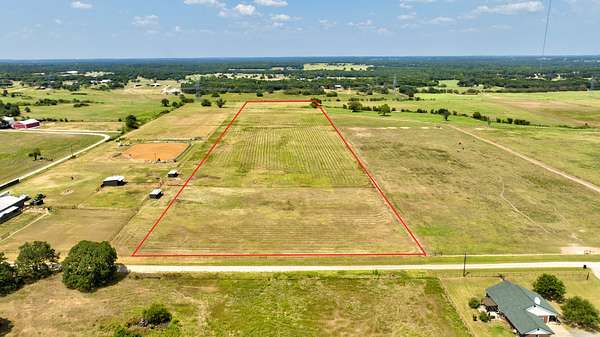 14.8 Acres of Agricultural Land for Sale in Collinsville, Texas