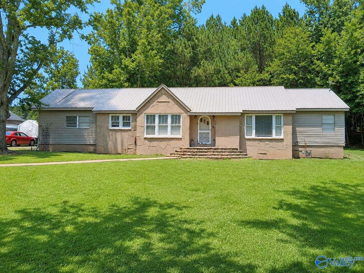 4.7 Acres of Land with Home for Sale in Sand Rock, Alabama