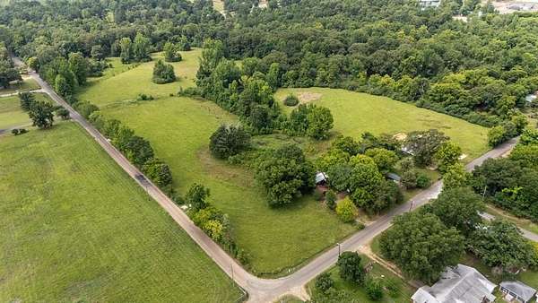 1 Acre of Residential Land for Sale in Broken Bow, Oklahoma