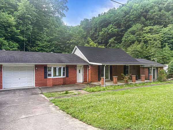 9.37 Acres of Land with Home for Sale in Jackson, Kentucky