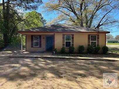 30.5 Acres of Land with Home for Lease in Nash, Texas